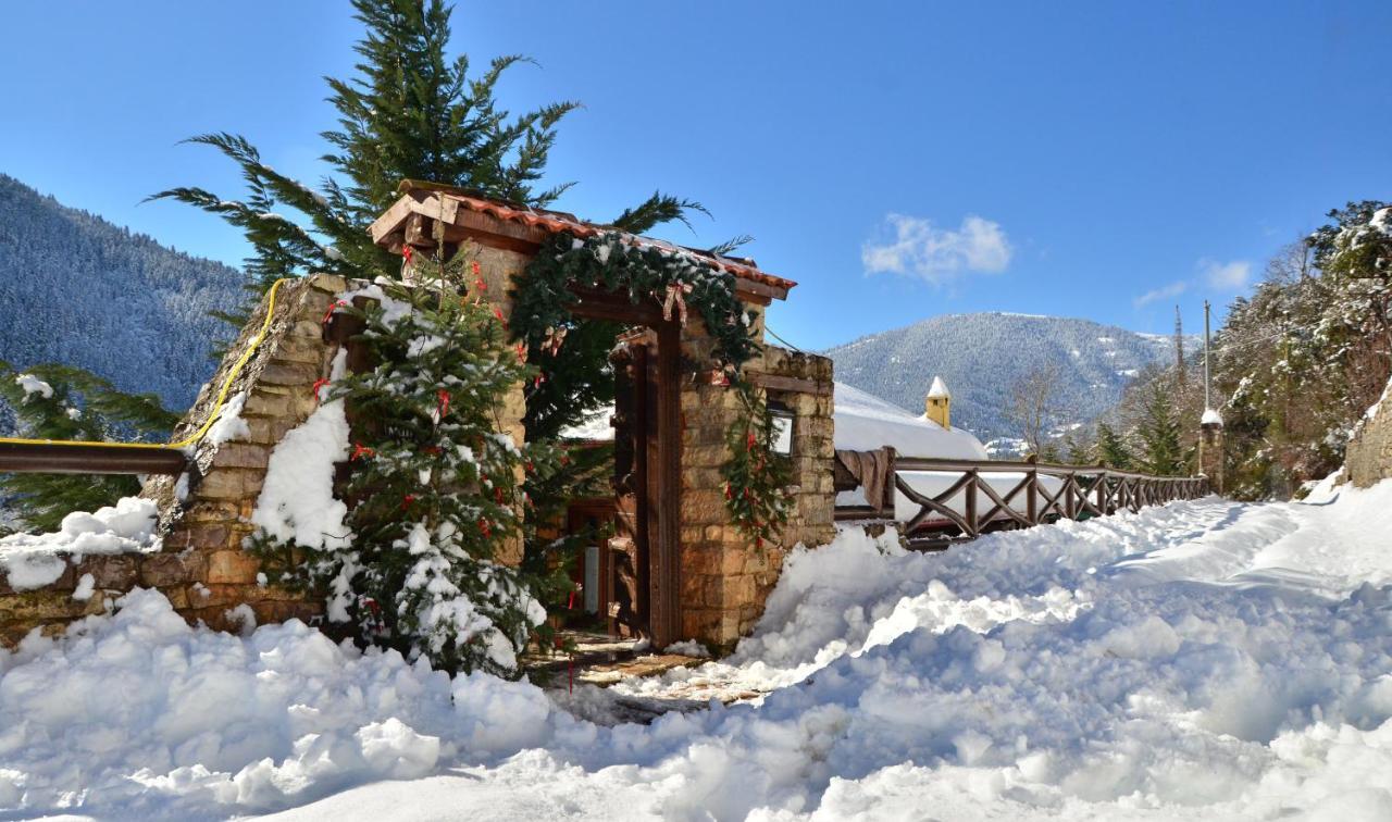 卡尔派尼西翁 Μαγεμένο Βουνό酒店 外观 照片